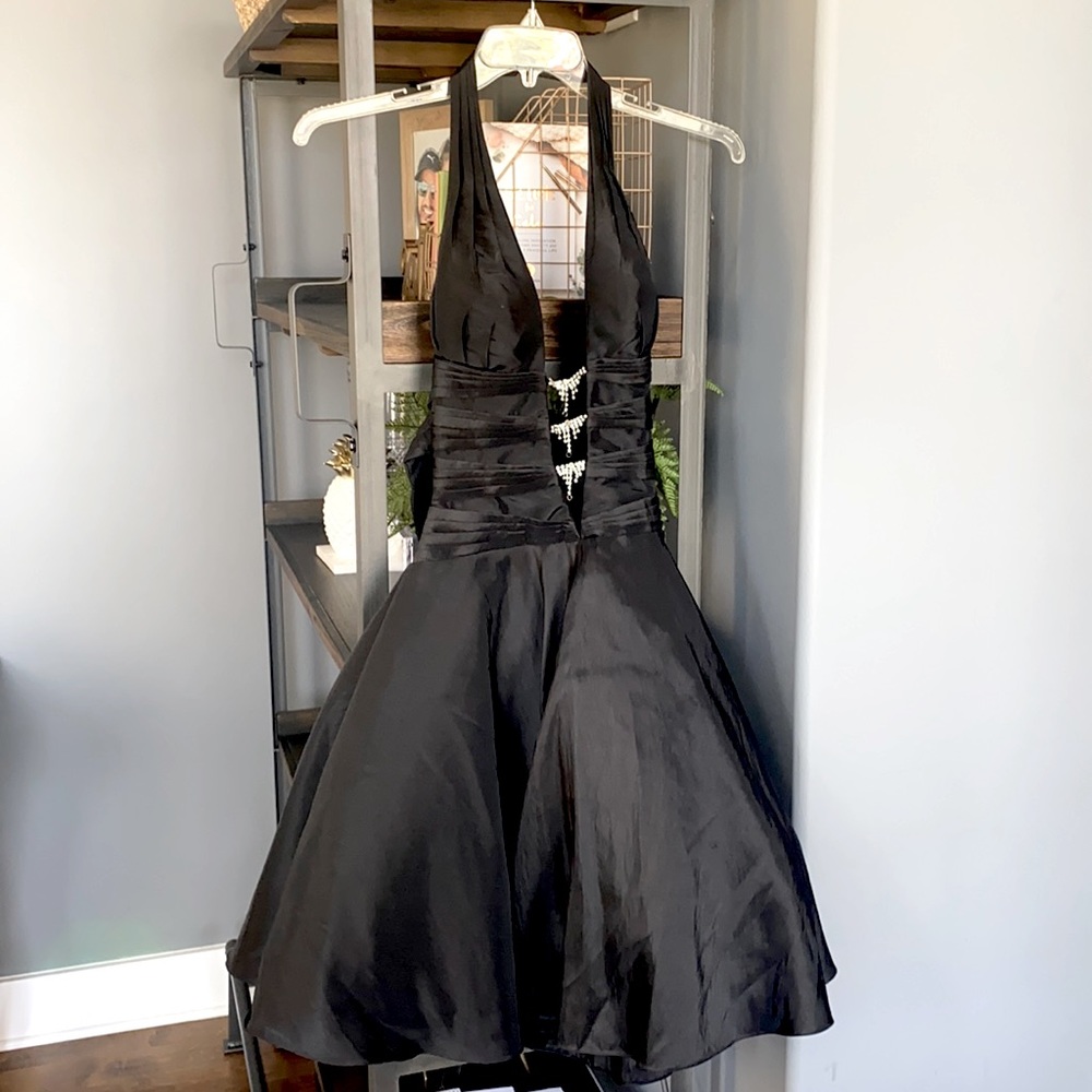 Gigi cocktail black dress